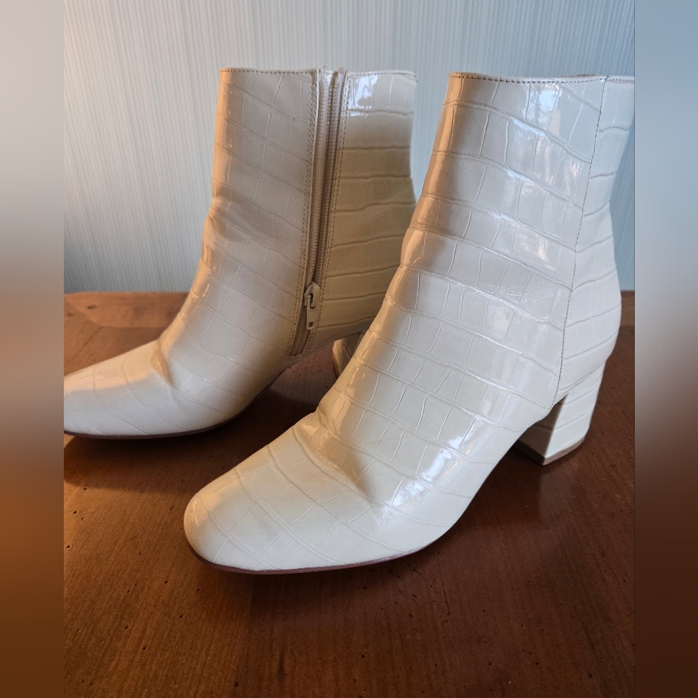 Chinese Laundry Croc Embossed Cream Ankle Booties | Block Heel | Size 7.5 (EU 38 - Picture 3 of 11